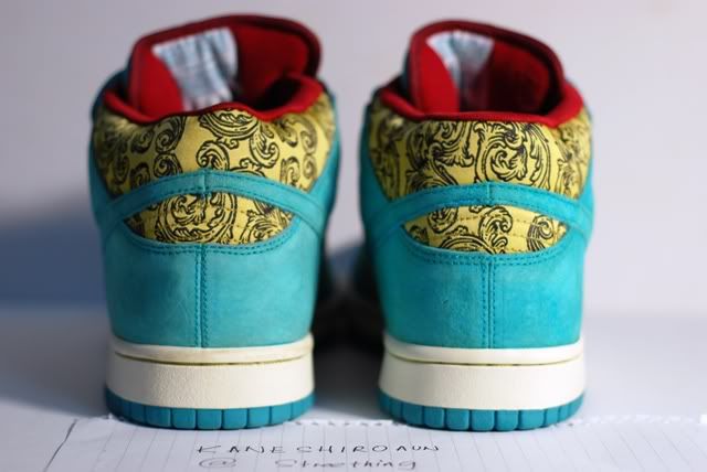 nike sb dunk mid peacock